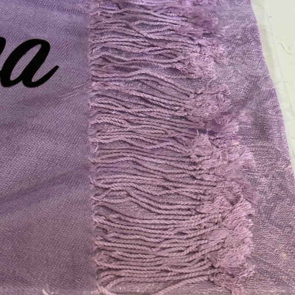 Pair of Cashmere and Silk Pashminas. Teal Blue and Lavender Purple. New in bag. - Picture 6 of 11